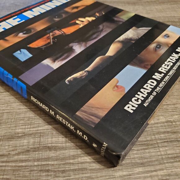 The Mind hardcover book first printing 1988 - Picture 2 of 7